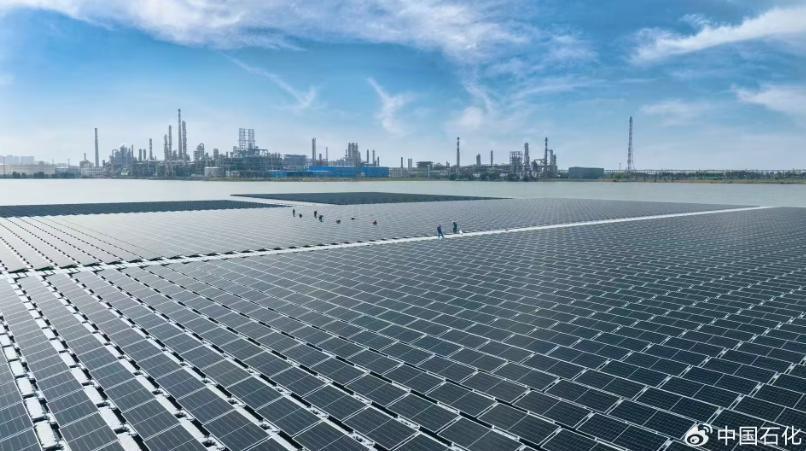 中國首座海水漂浮式光伏項目建成投用，年發(fā)綠電 1670 萬千瓦時